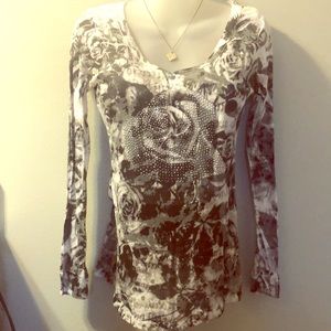 Long sleeve BW top